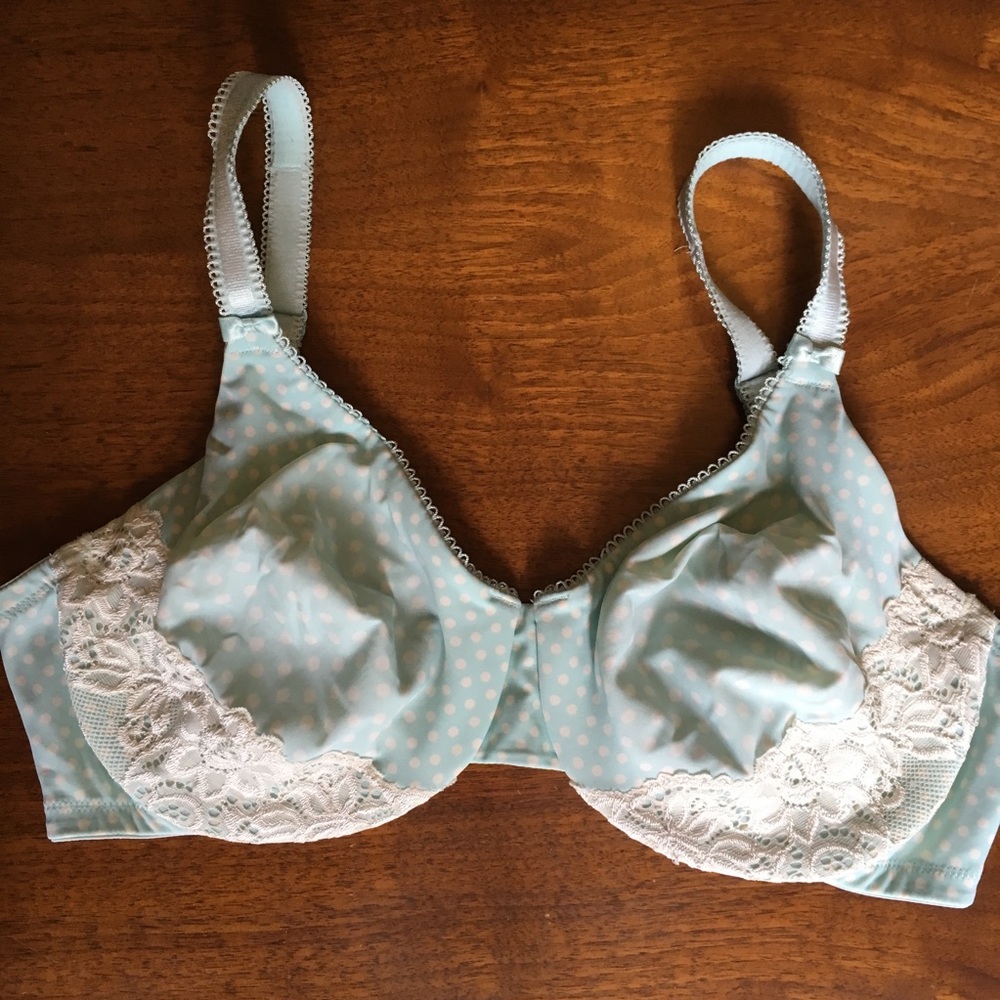 Olga Luxury Lift Underwire Bra 36DD 35063